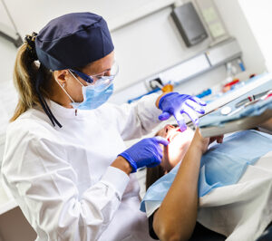 Denti che si muovono